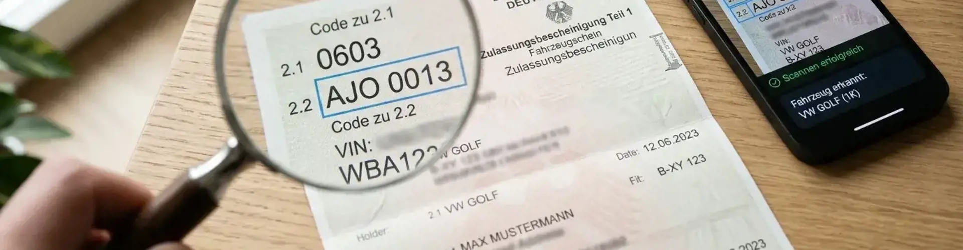 Zulassungsbescheinigung Teil 1 mit hervorgehobenen Feldern 2.1 (HSN) und 2.2 (TSN)